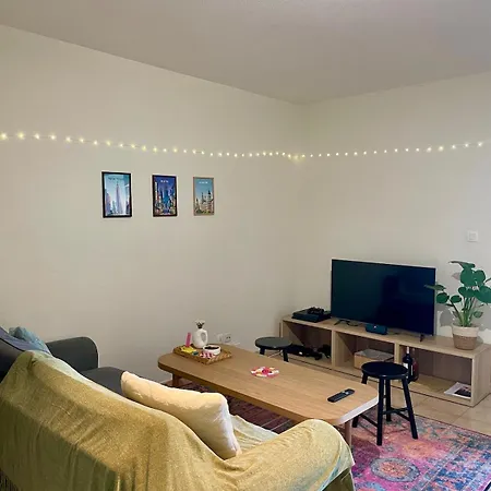 Appartement Spacieux - Grand Balcon - Compans